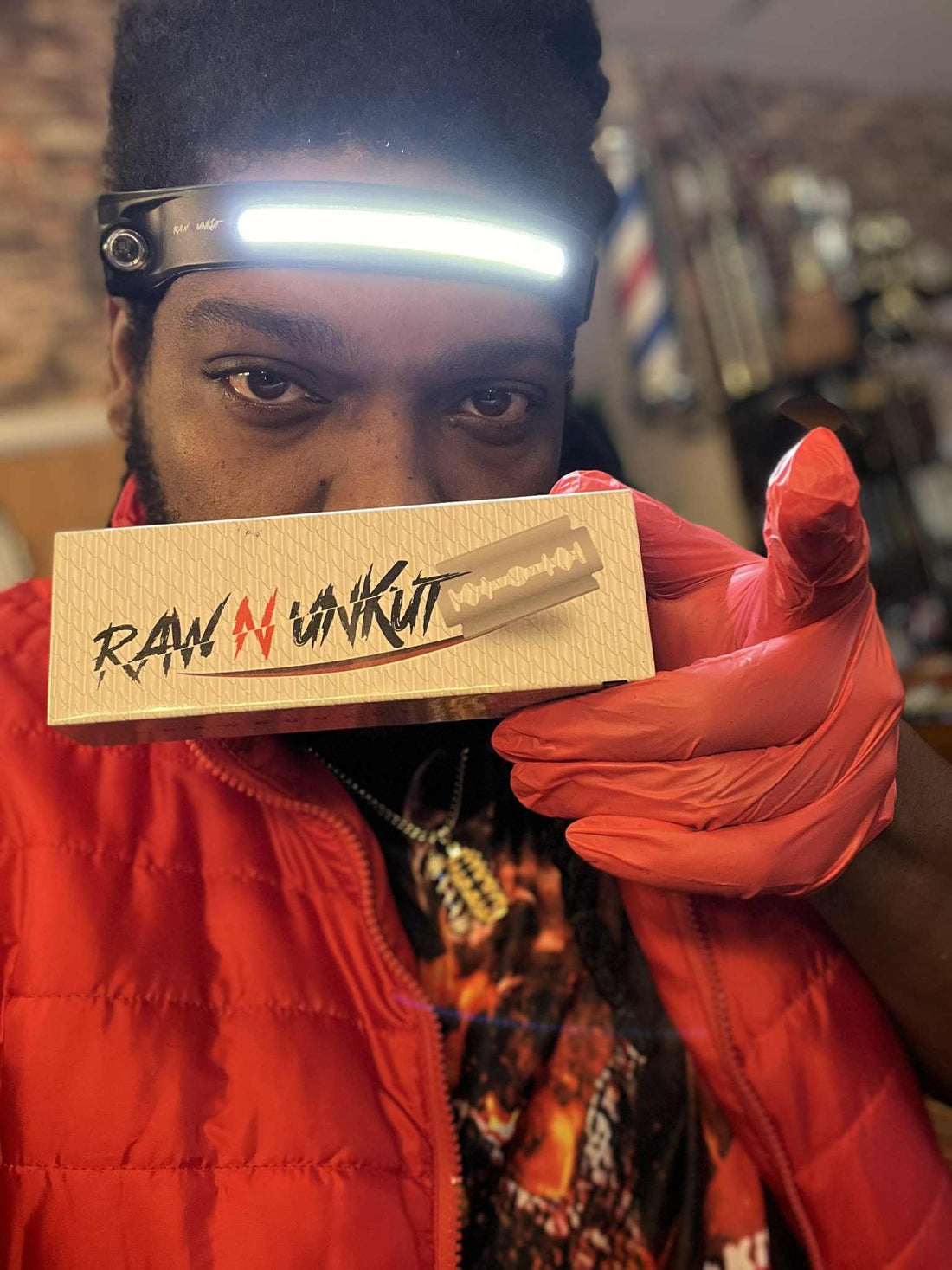 Package deals (Razor Holder + 1 Blade Pack + Sharp Container+ Gripper Comb