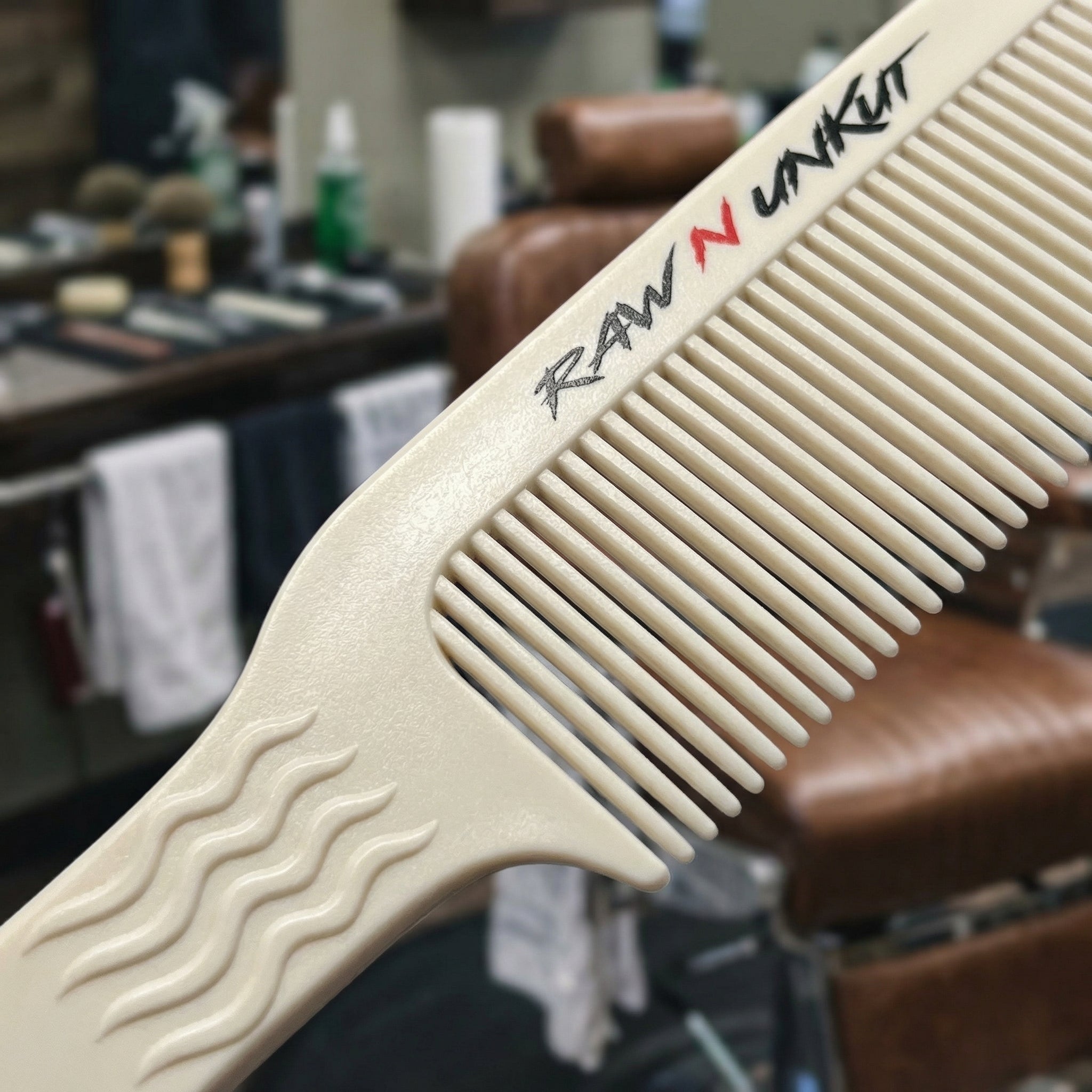 Raw N Unkut Professional Gripper Comb