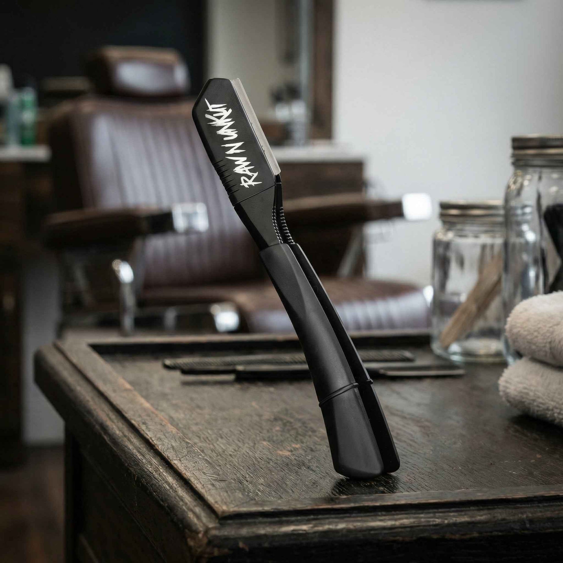 Raw N Unkut Razor Holder with 100-Blade Combo Pack