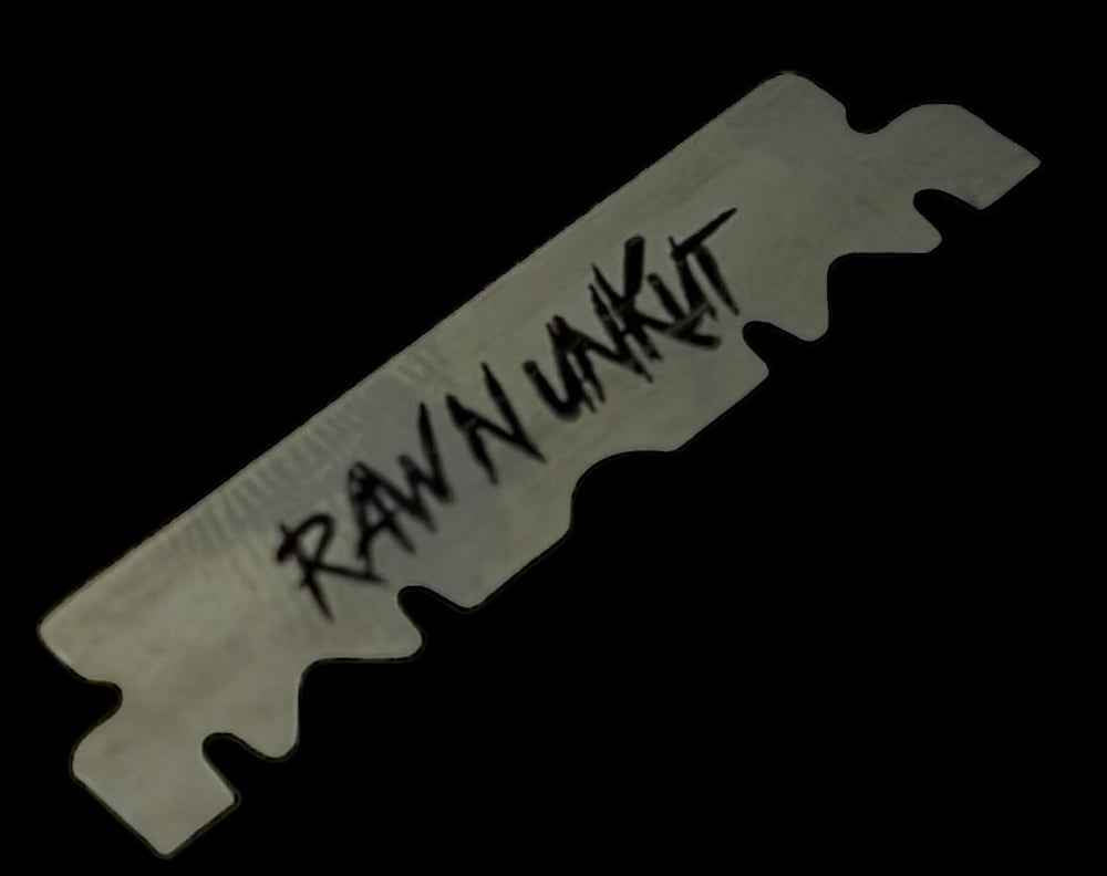 Raw N Unkut Precut Razor Blades Pack of 10 + Gripper Comb + Sharp Container